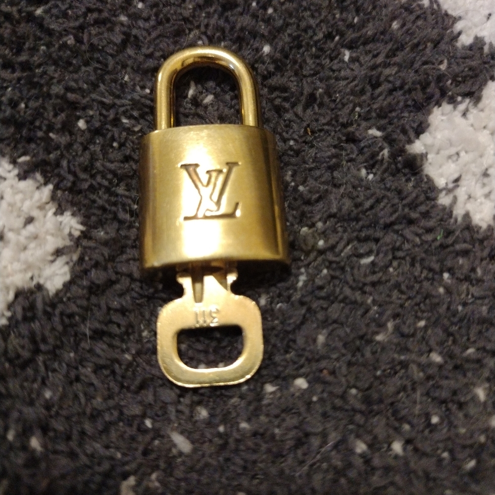 Louis Vuitton Lock & Key 311